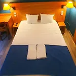 Отель Glisy Hotel *