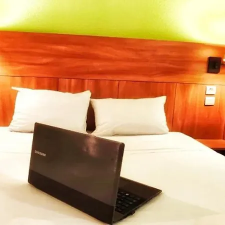 Hotell Glisy Hotel *