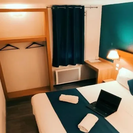 Glisy Hotel *
