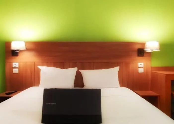 Glisy Hotel Отель