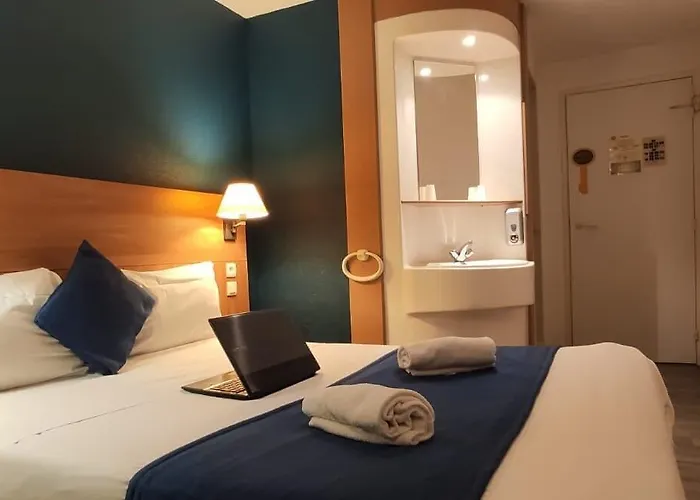 Отель Glisy Hotel Глизи