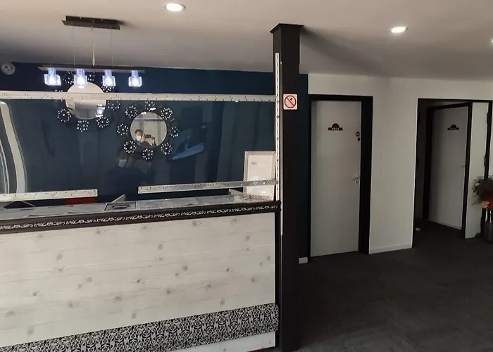 Glisy Hotel Отель Глизи