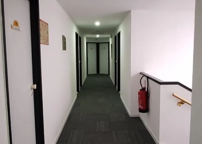 Glisy Hotel Отель *